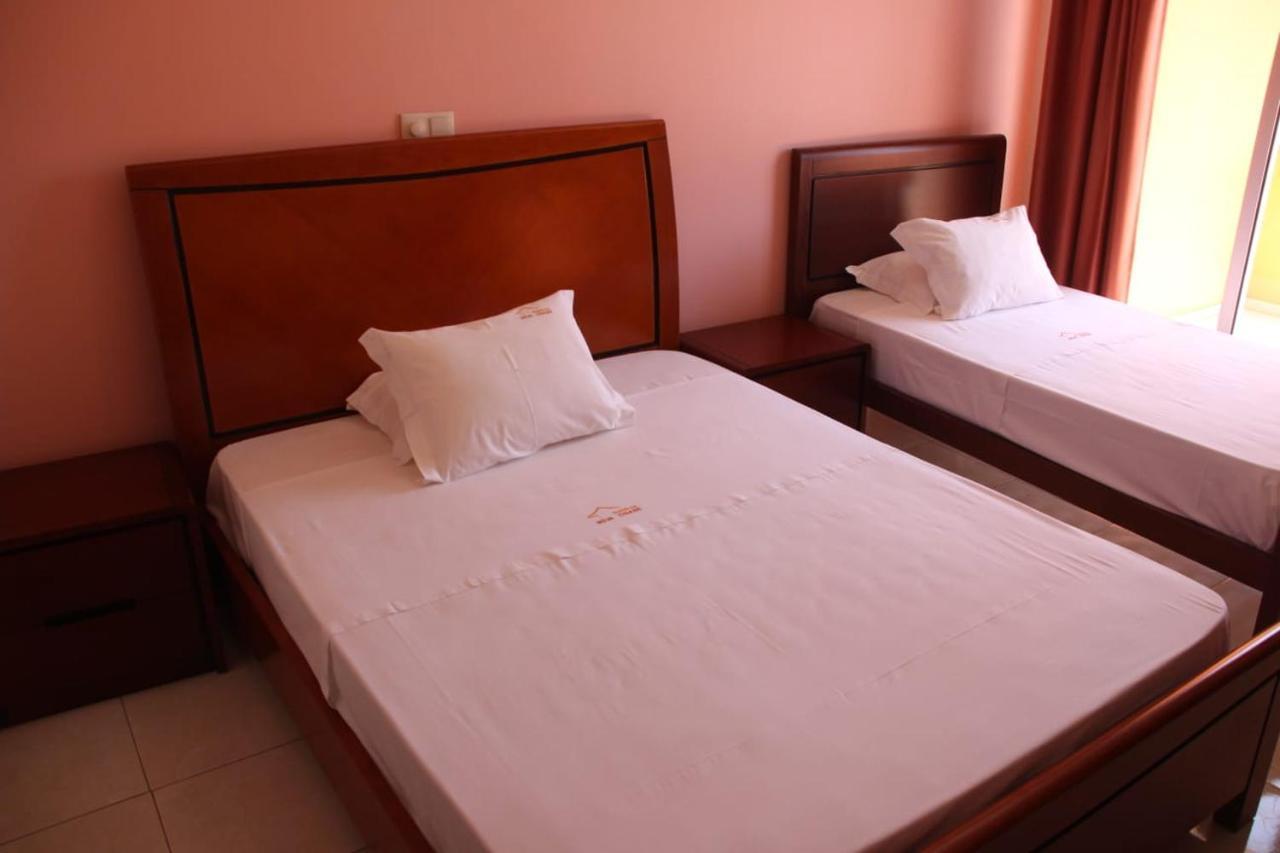 Restaurante Residencial Nova Cidade Porto Novo Buitenkant foto